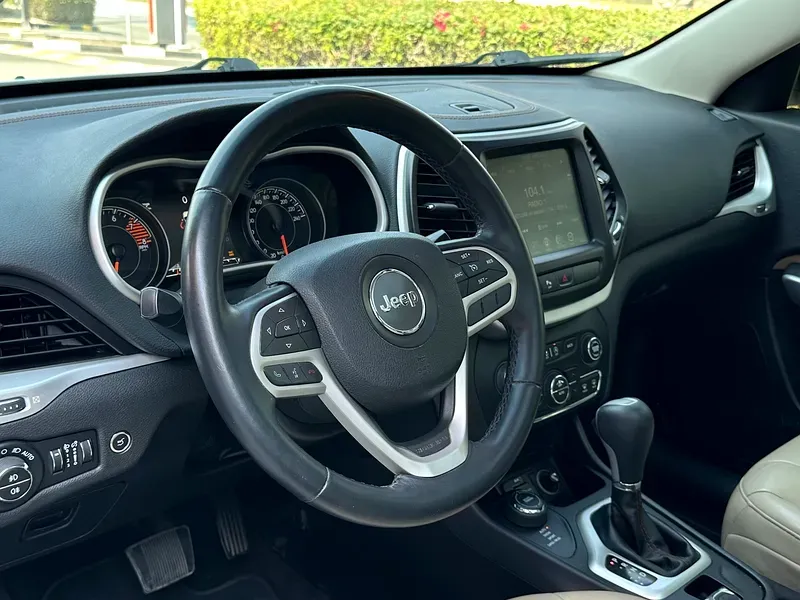 جيب شيروكي 2017